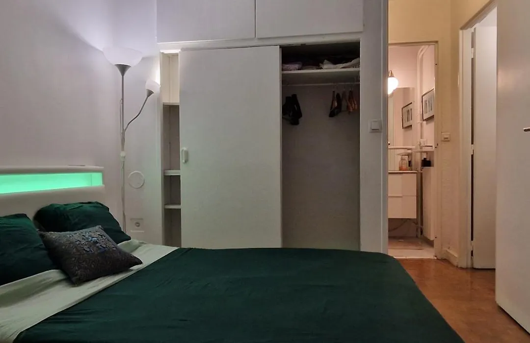 Chambre Pour 4 Chez Rihani Pres De La Tour Eiffel-1